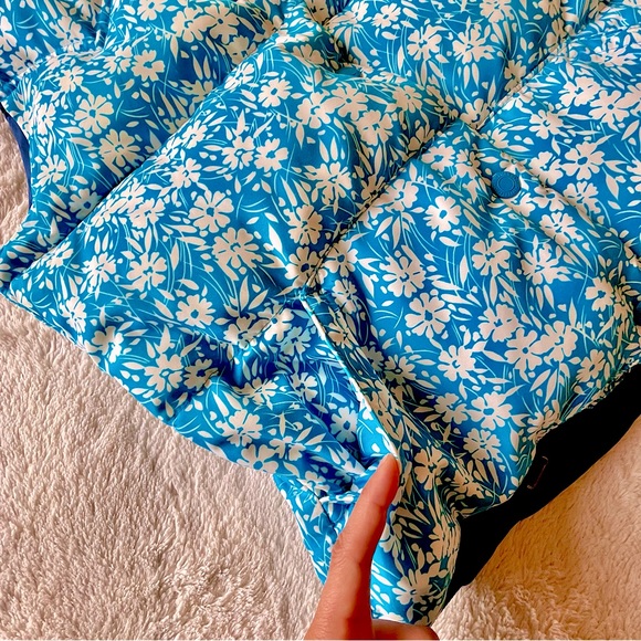 American Eagle Blue Reversible Down Puffer Vest Medium - Picture 8 of 10